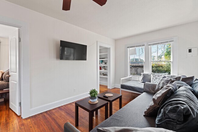 Building Photo - 2672 Post St