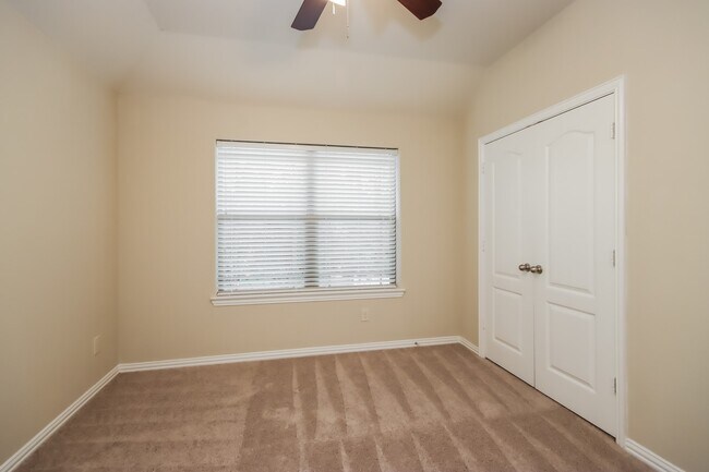 Building Photo - 21324 Kings Guild Ln