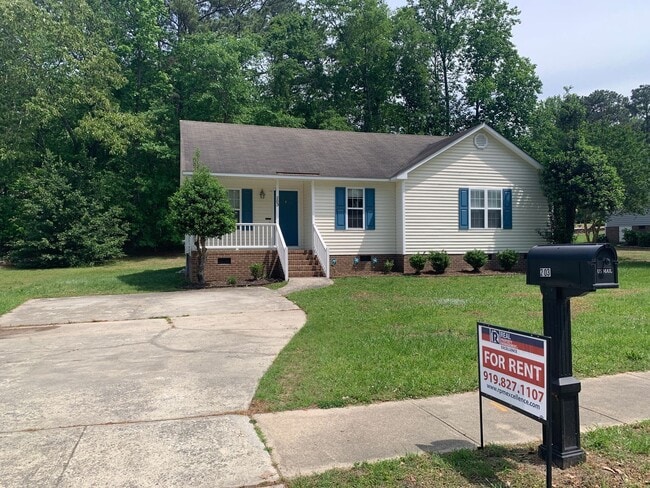 Building Photo - Clayton Ranch, 3 Bedrooms, Large Yard, App...