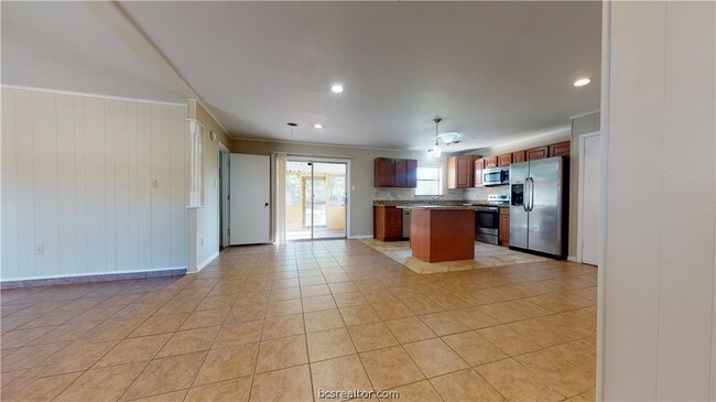 Building Photo - 1207 Lawyer St