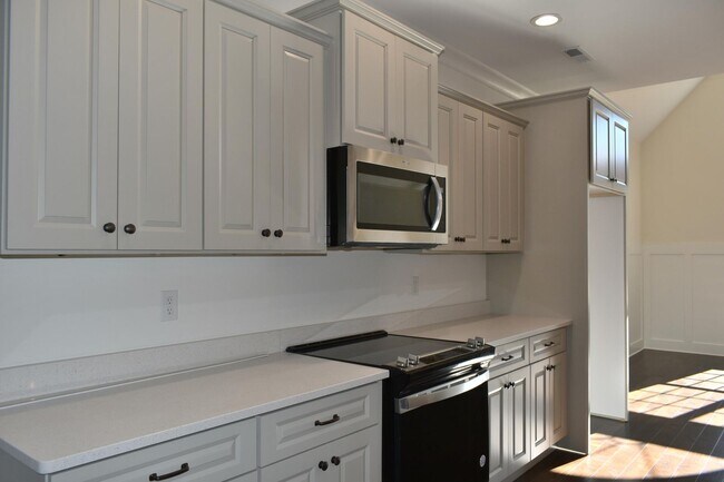 Building Photo - Townhouse for Rent in Hixson