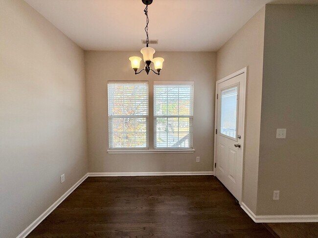 Building Photo - 4818 Summerside Dr