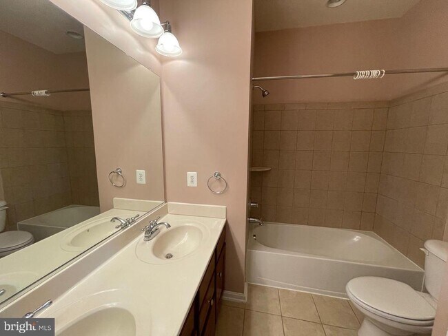 Building Photo - 43297 Stonegarden Terrace