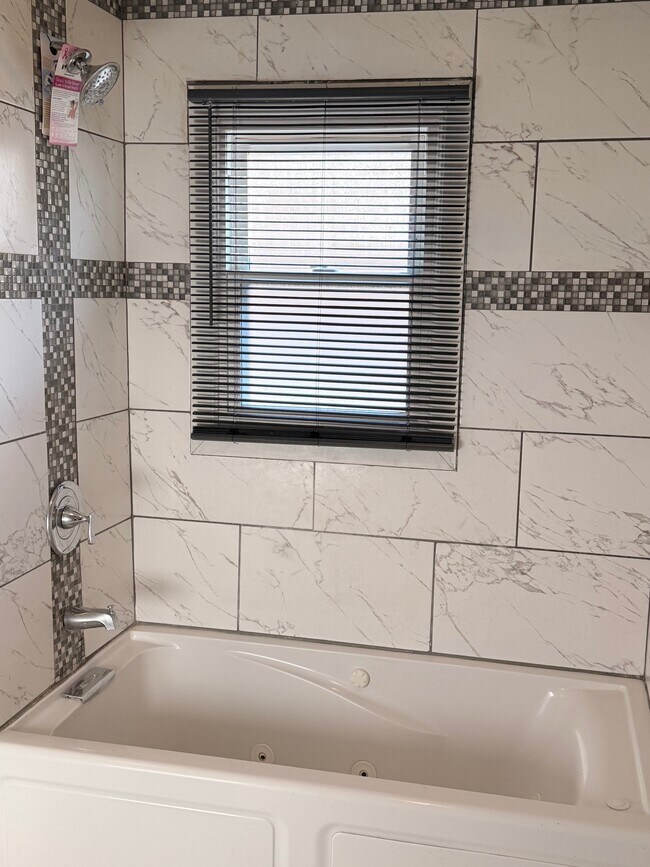 Building Photo - 4312 Sunset Ave