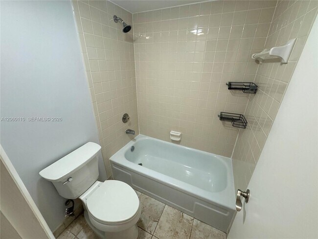 Building Photo - 2324 S Cypress Bend Dr