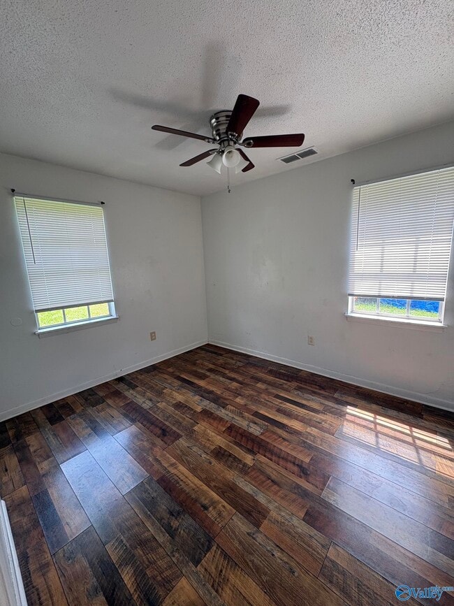 Building Photo - 21045 Myrtlewood Dr