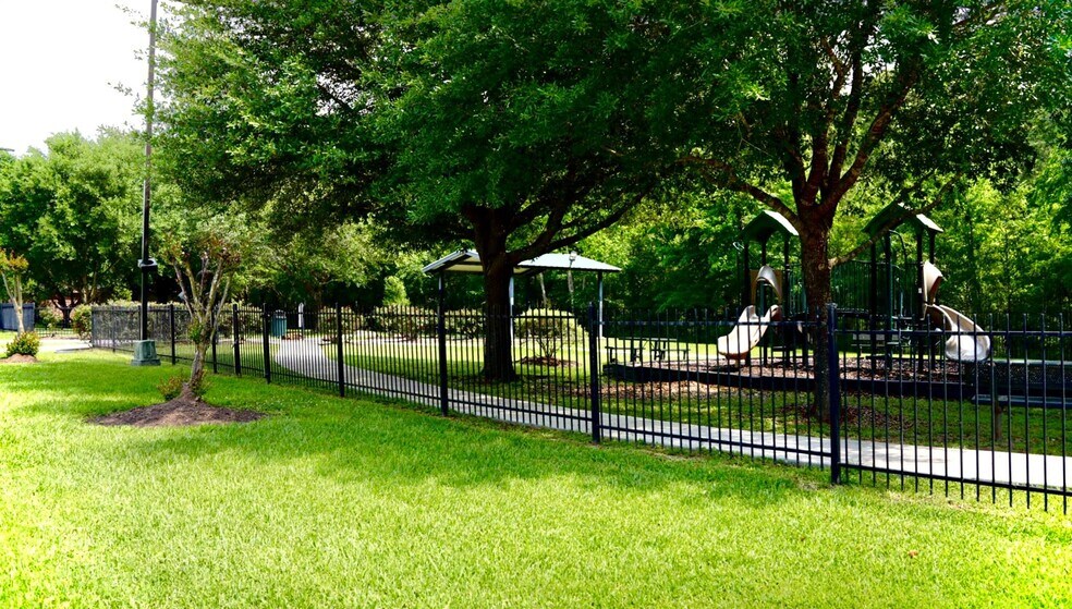 Community Gated Play Area - 811 Belvedere Dr