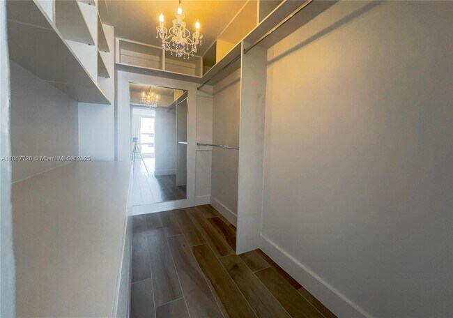 Building Photo - 1800 Collins Ave