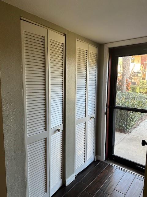 Building Photo - 2683 Sabal Springs Cir