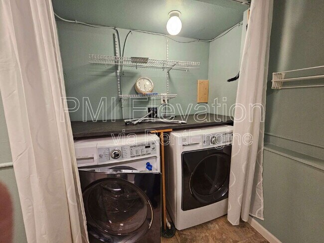 Building Photo - 7411 S Carr Ct
