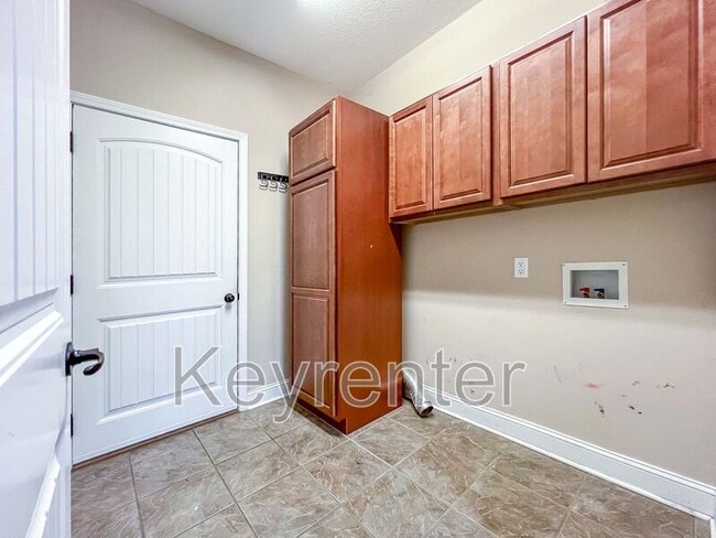 Building Photo - 3610 Wellsburg Way
