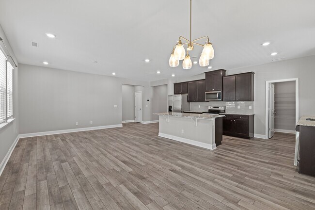 Building Photo - 138 Willow Grove Ln