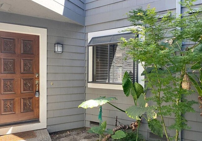 Building Photo - CAMPBELL - Spacious townhome with central ...