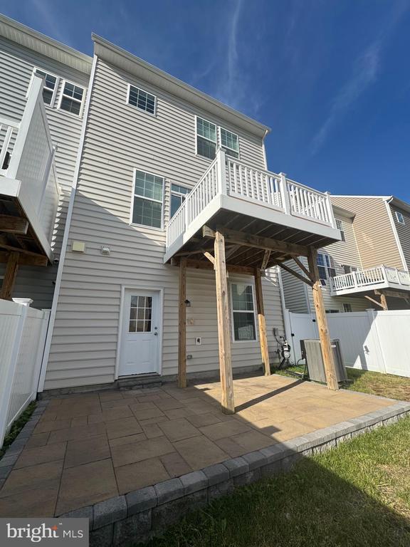 Building Photo - 9067 Fox Stream Way