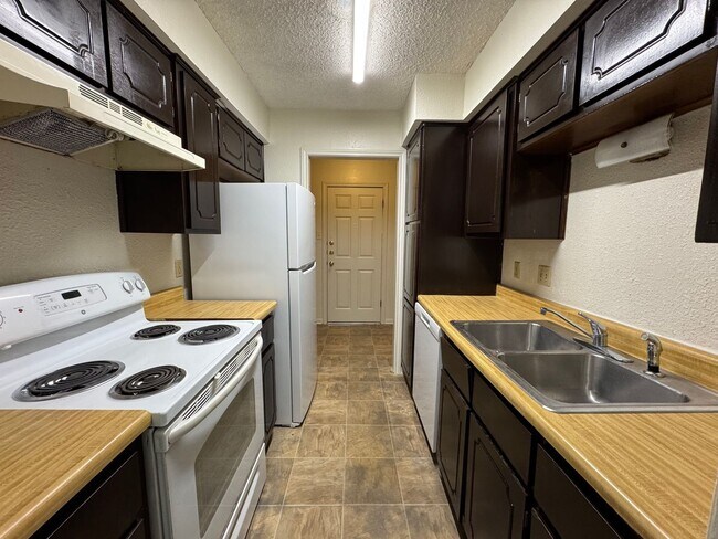 Building Photo - 2-Bedroom Duplex for Rent in Killeen