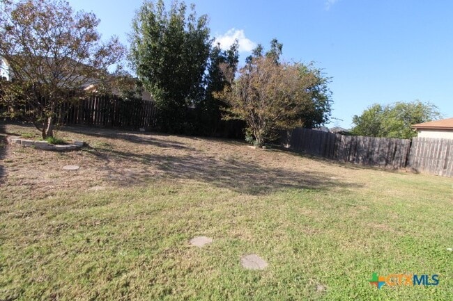 Building Photo - 1407 Saddle Dr