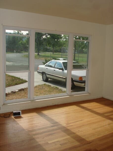 Building Photo - AUGUST PRE-LEASE Updated kitchen, Granite,...