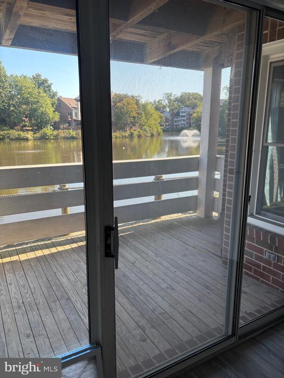 Building Photo - 7604 Lakeside Village Dr