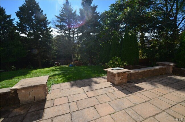 Building Photo - 210 Lincoln Park Dr