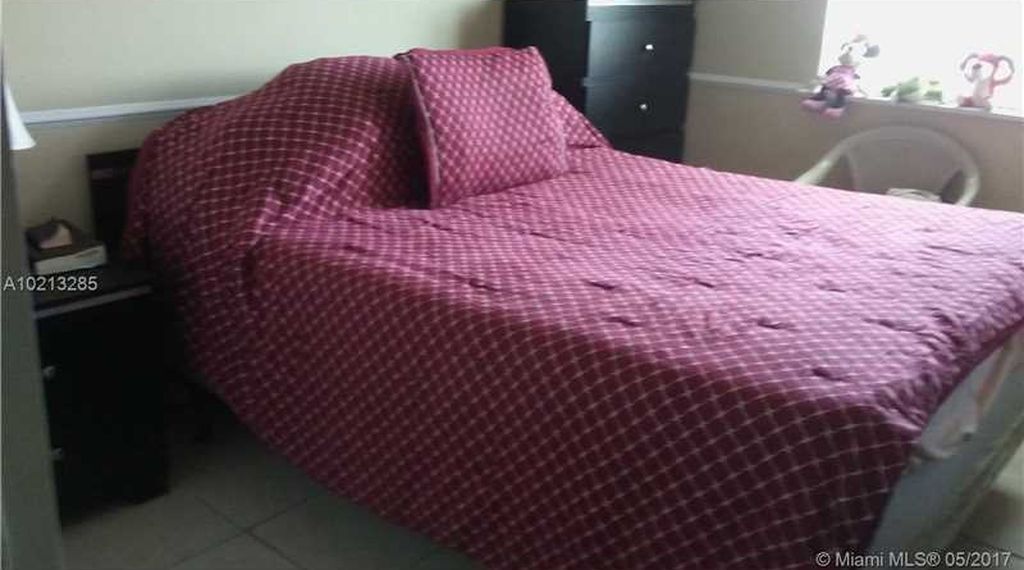 Building Photo - 177 NE 12th Ave