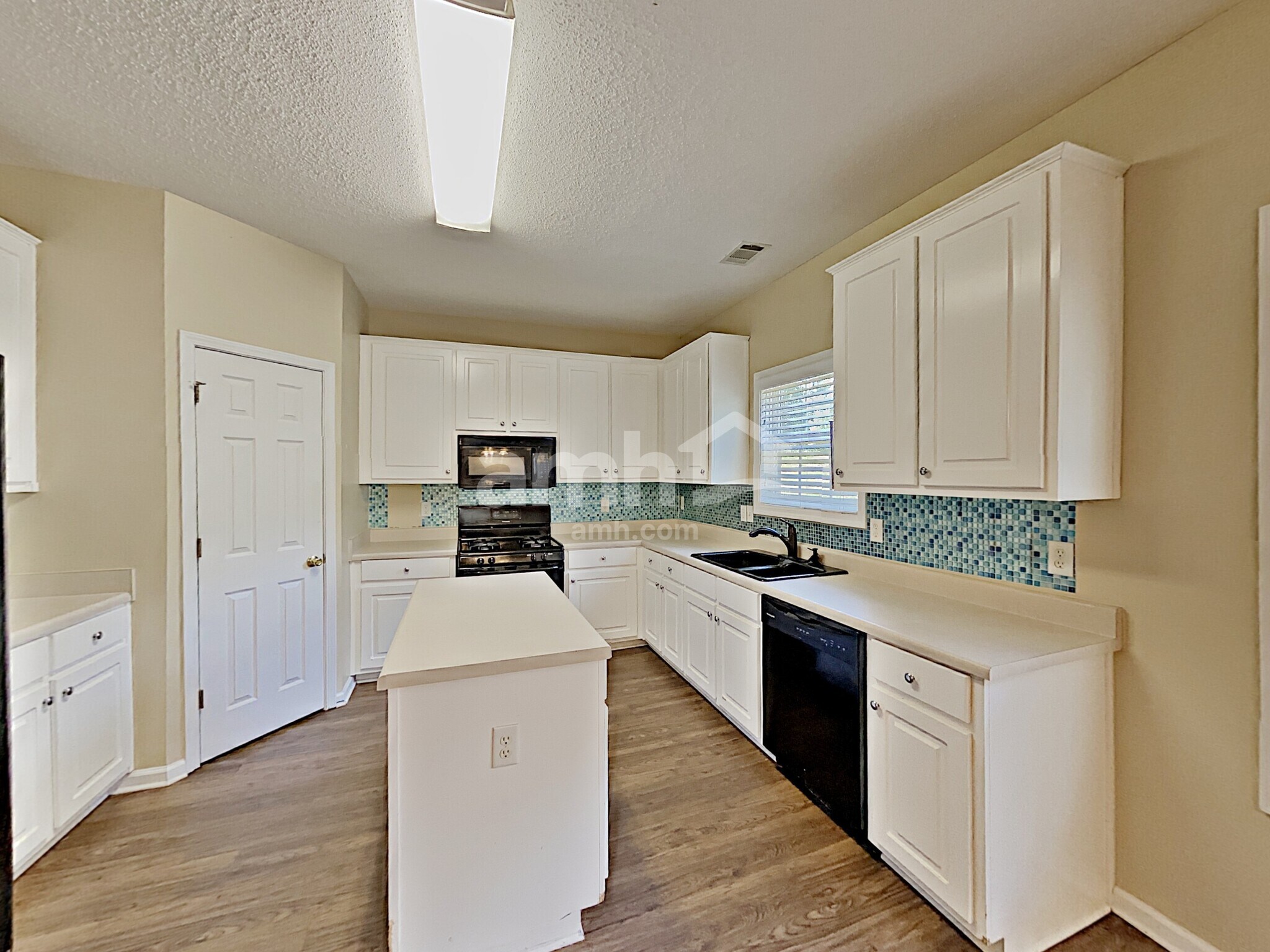 Building Photo - 429 The Gables Dr