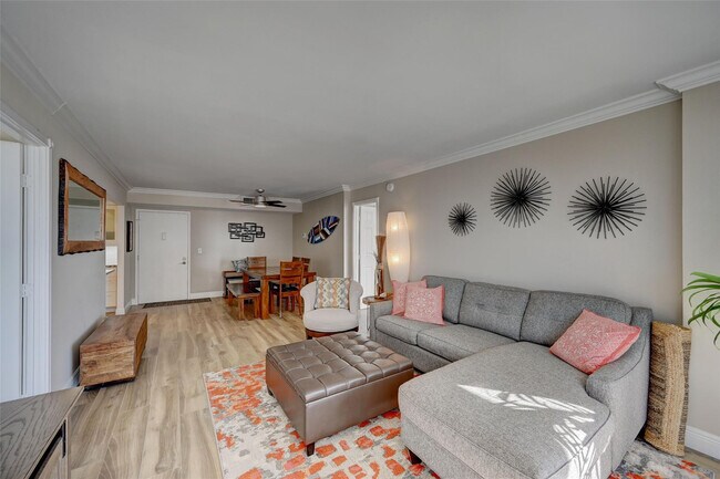 Building Photo - 531 N Ocean Blvd