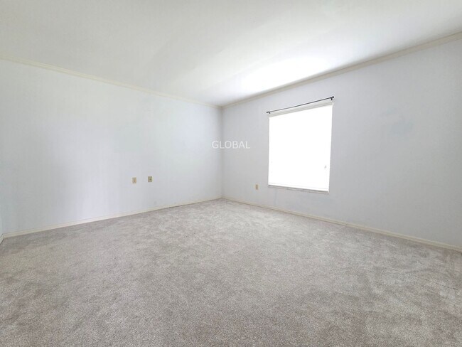 Building Photo - Charming 2-Bed, 2-Bath Condo Minutes from ...