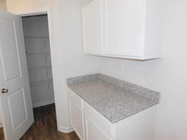 Building Photo - 522 Amelia Ct