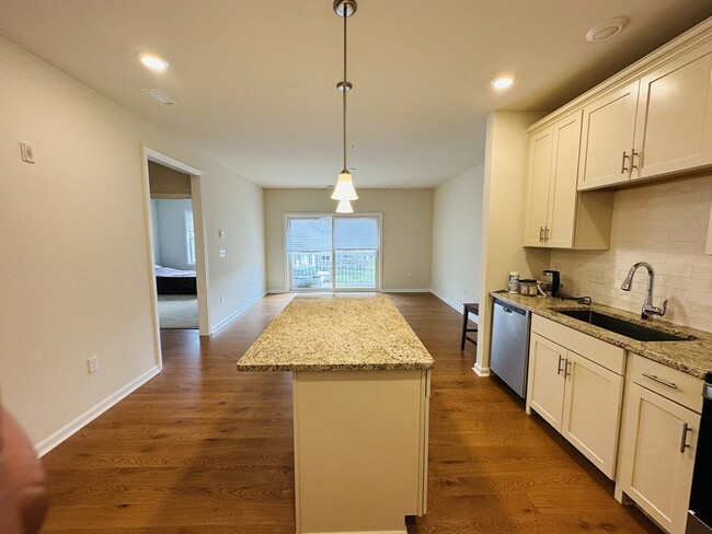 Building Photo - 1204 Peter's Farm Way