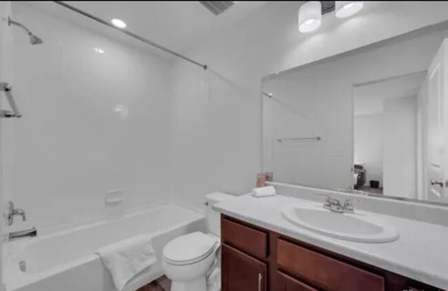 Building Photo - 1107 Anker Dr