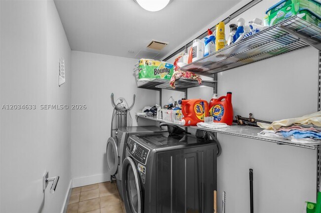 Building Photo - 151 Crandon Blvd