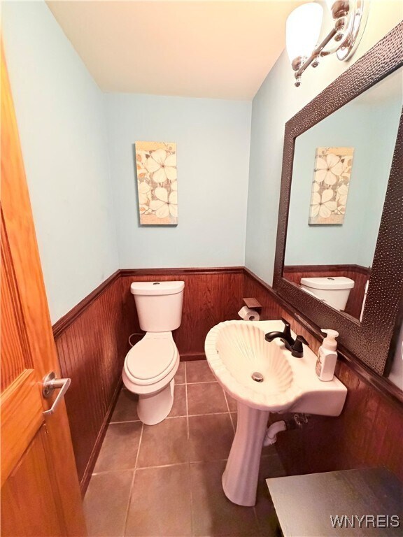 Building Photo - 79 E Toulon Dr