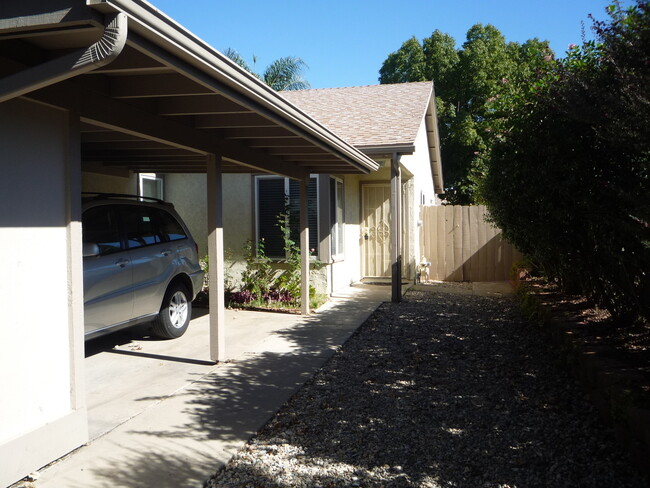 Building Photo - Mira Mesa three bedroom home with yard!