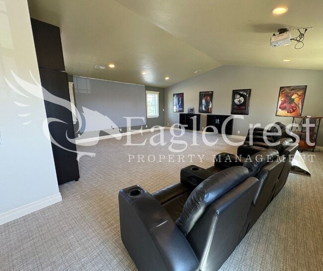Building Photo - Beautiful Five Bedroom Home with Acreage