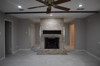 Building Photo - 3110 Springhill Dr