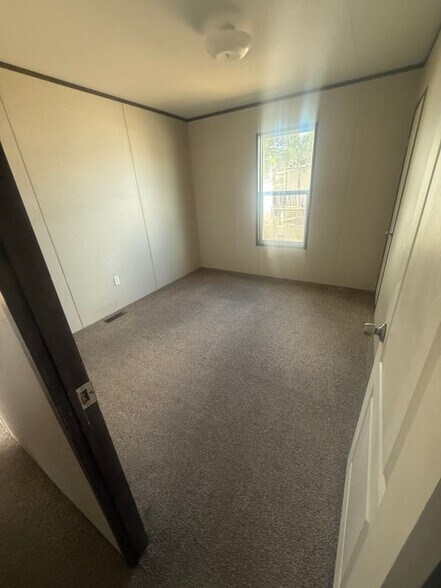Building Photo - 139 Neches Dr