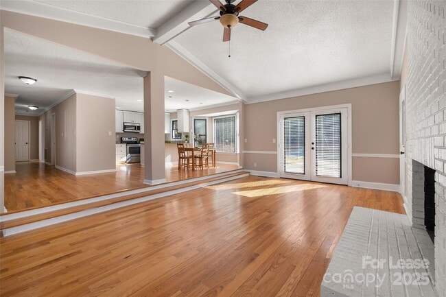 Building Photo - 4601 Linda Kay Dr