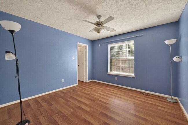 Building Photo - 4218 Meadowchase Ln