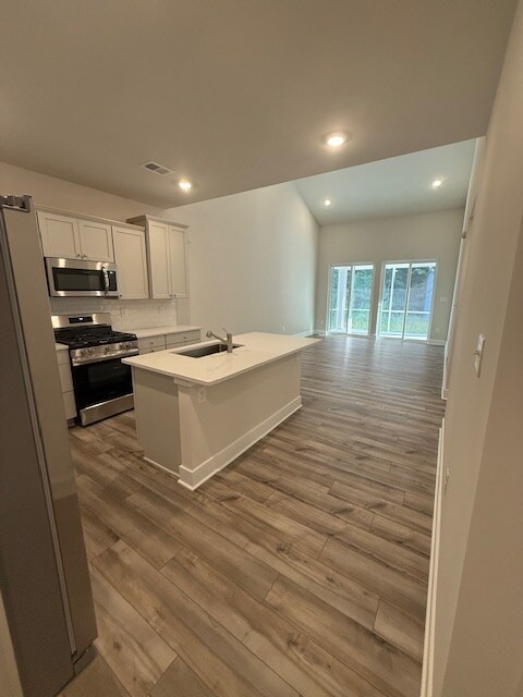 Building Photo - 32068 White Tail Dr