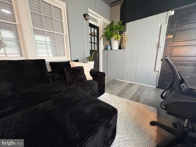 Building Photo - 165 35th St NE