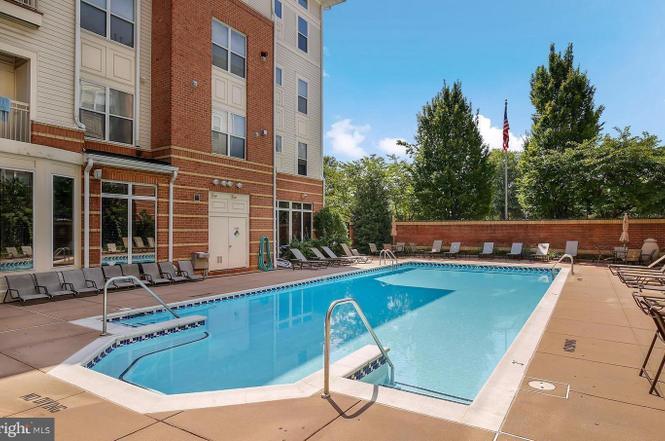 Pool - 9480 Virginia Center Blvd