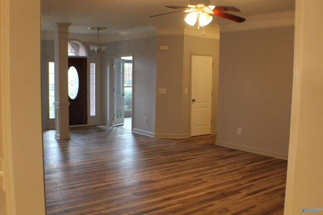 Building Photo - 111 Ervington Pl