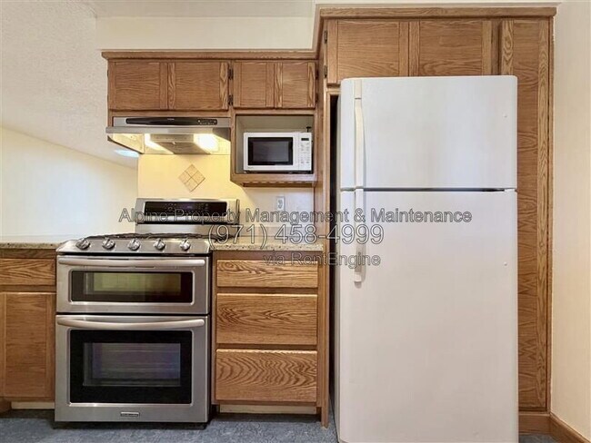 Building Photo - 4670 SW 160th Ave
