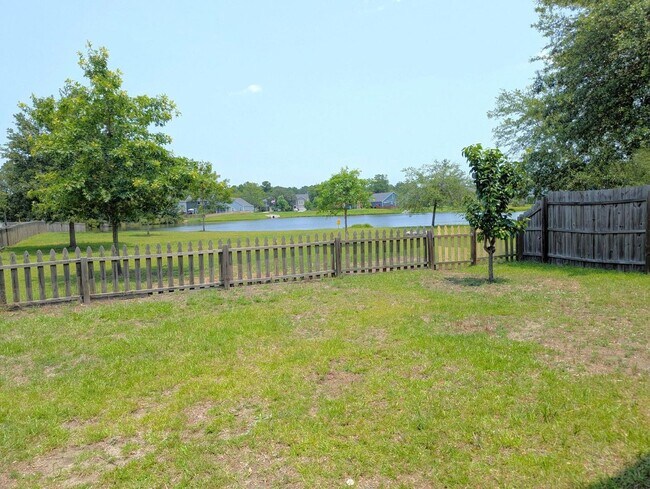 Building Photo - Maybank Village - John's Island