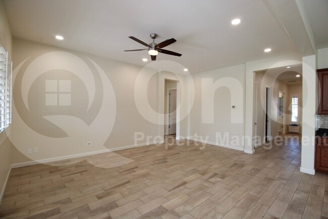 Building Photo - 4984 S Leisure Way