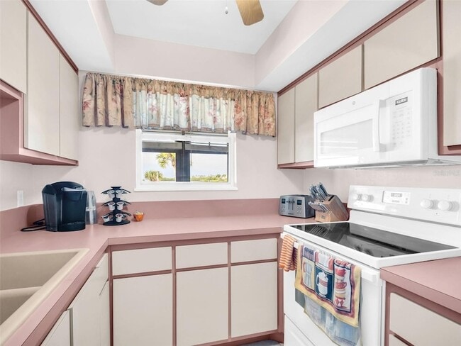 Building Photo - 656 Windrush Bay Dr