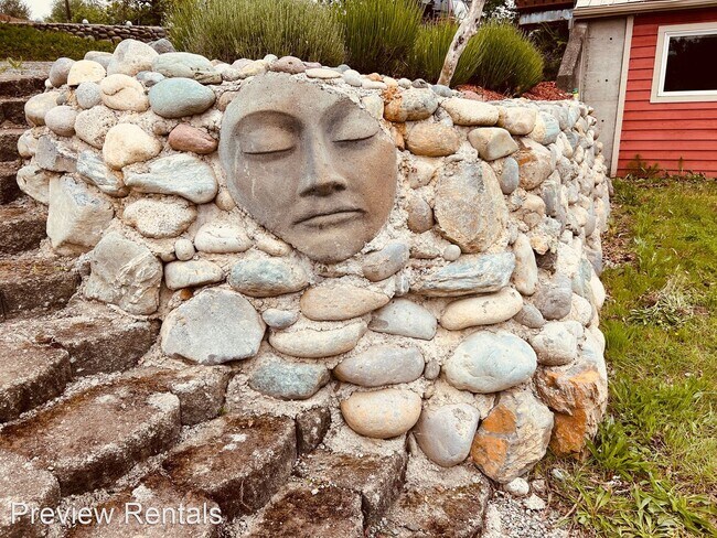 Building Photo - 2 br, 1 bath House - 23871 N. Westview Rd