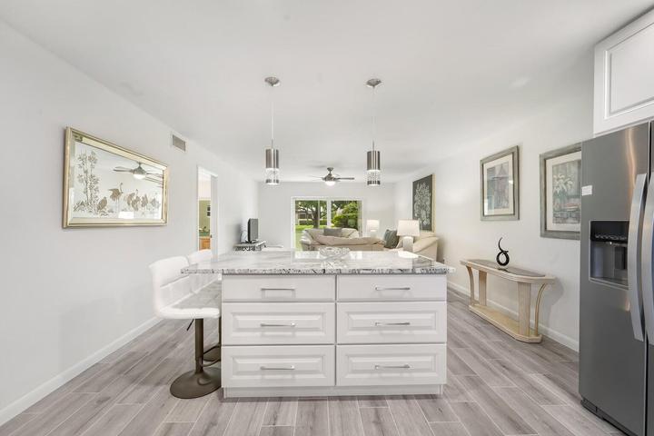 Building Photo - 717 S US Hwy 1