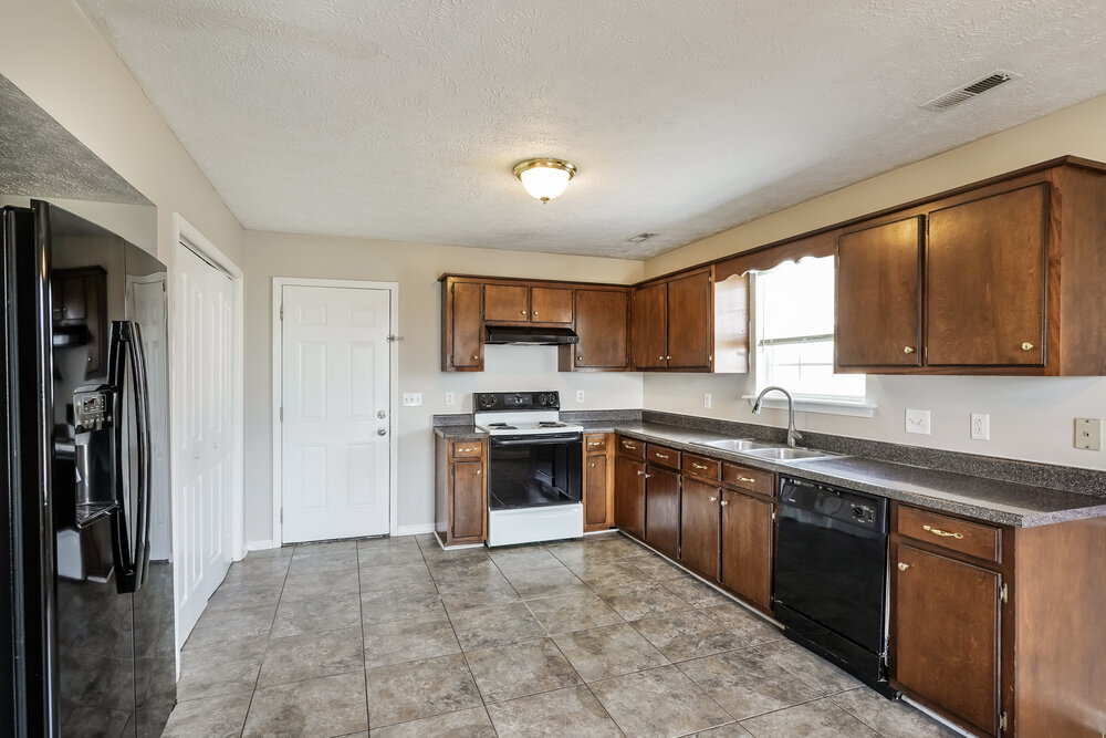 Building Photo - 1204 Smalls Ct