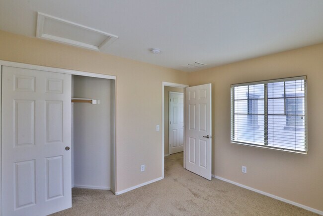 Building Photo - 501 N Citrus Ln